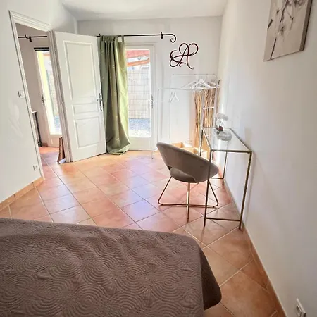 La Maison Aux Volets Bleus Holiday home *