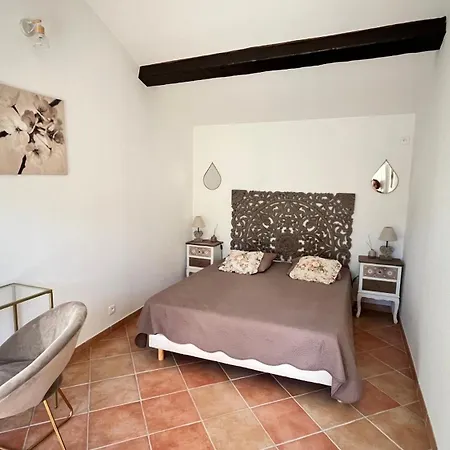 La Maison Aux Volets Bleus *
